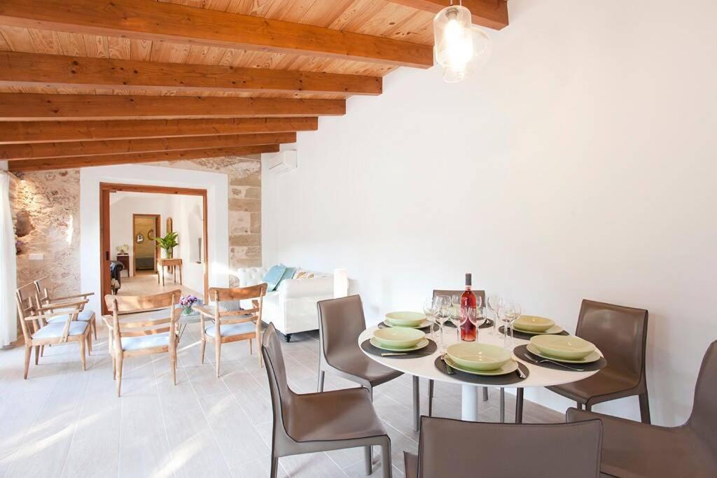 Pintat - Mountain Views Ferienhaus